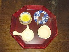 写真：日本茶(和菓子付)