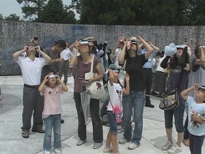 テラ・ドームで開催された特別観望会「部分日食を見よう」  PLAYボタンをクリックして下さい、動画が見れます。
